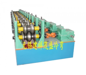 两波护栏板成型设备